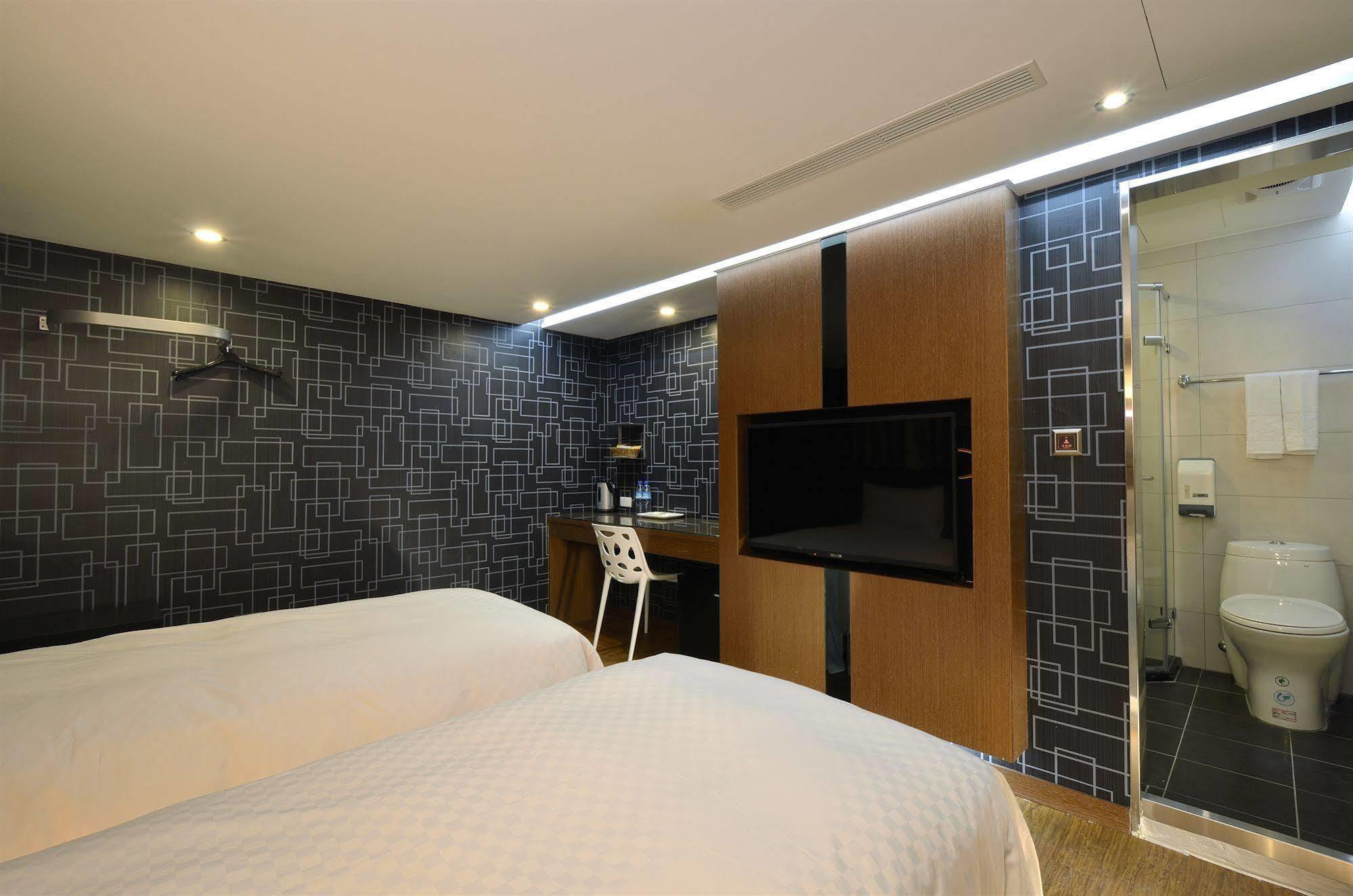 New Stay Inn II - Nanxi Taipei Extérieur photo